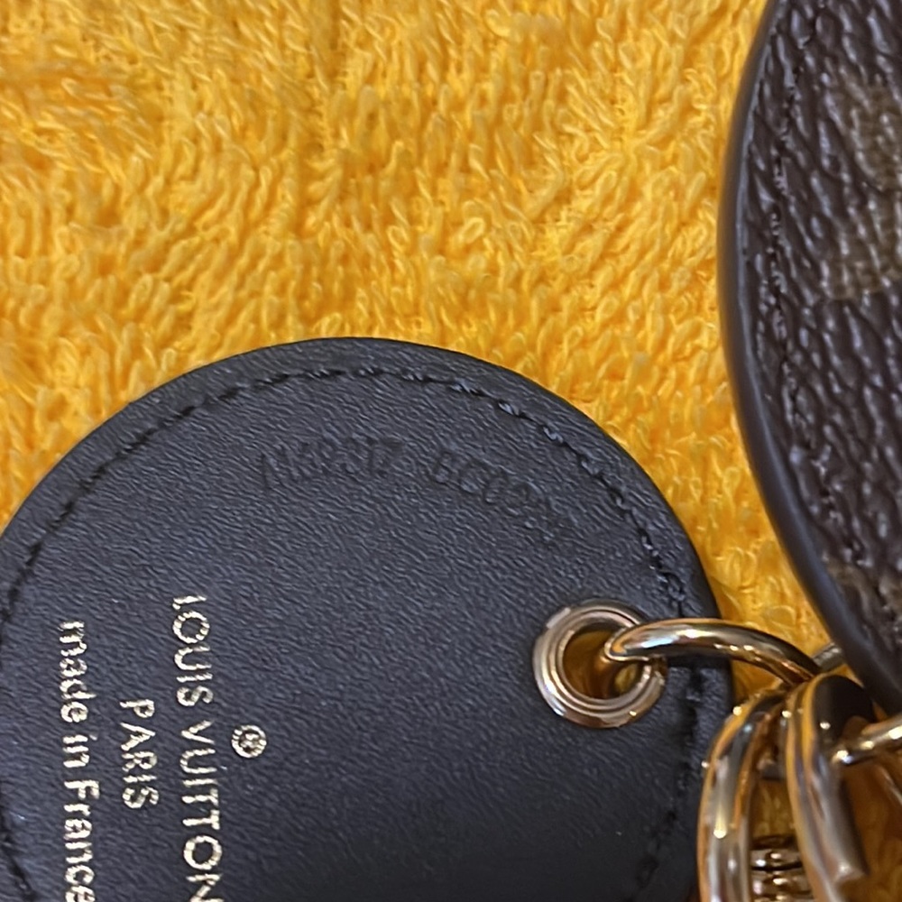 Authentic Louis Vuitton monogram reverse key holder/ bag charm - Picture 7 of 7